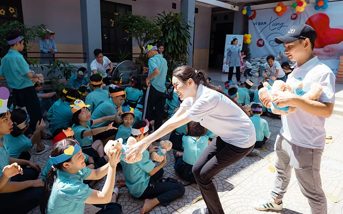 Biểu tượng giải trí và niềm vui, nhắc nhở coi cờ bạc là một hình thức giải trí.